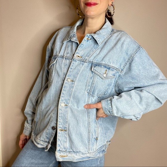 Vintage Jackets & Blazers - Vintage 90s oversized light wash trucker denim jean jacket 100% cotton large L